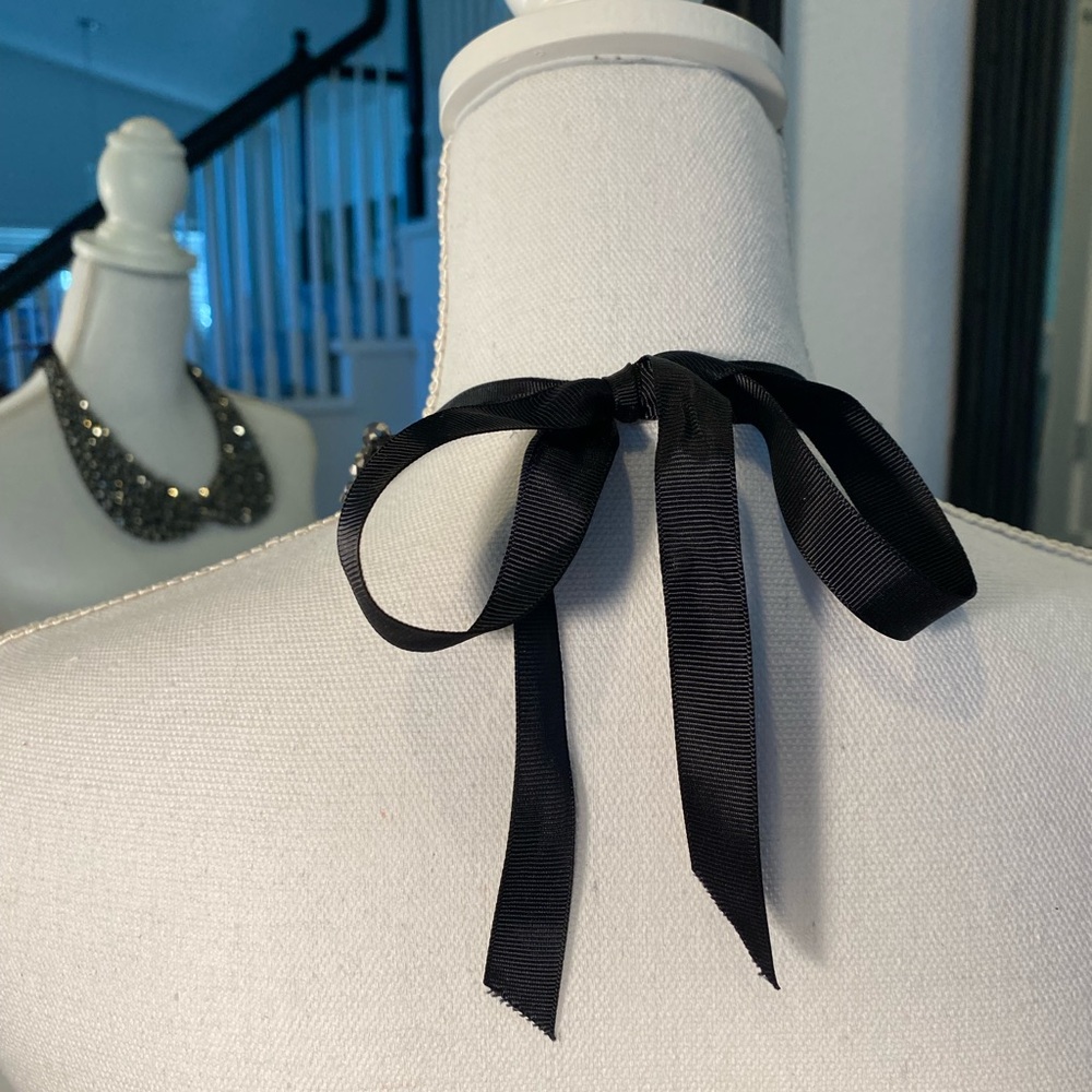 Detachable Collar With Multi Faceted Jeweled Beads. - Picture 3 of 7